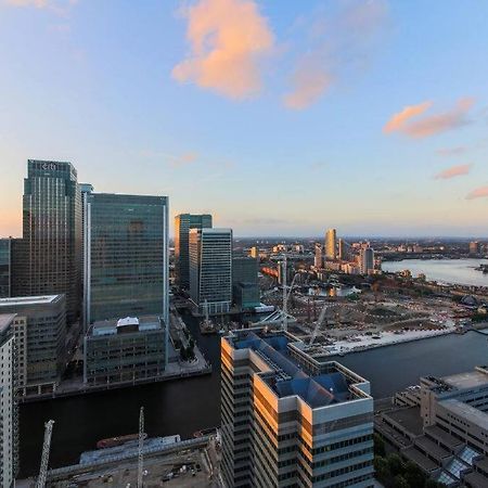Skyview Waterside City Luxury Apartment ロンドン エクステリア 写真