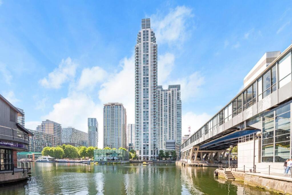 Skyview Waterside City Luxury Apartment ロンドン エクステリア 写真